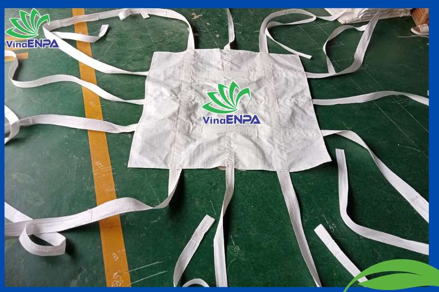 Nên mua bao Sling chất lượng sản xuất từ nhựa nguyên sinh.